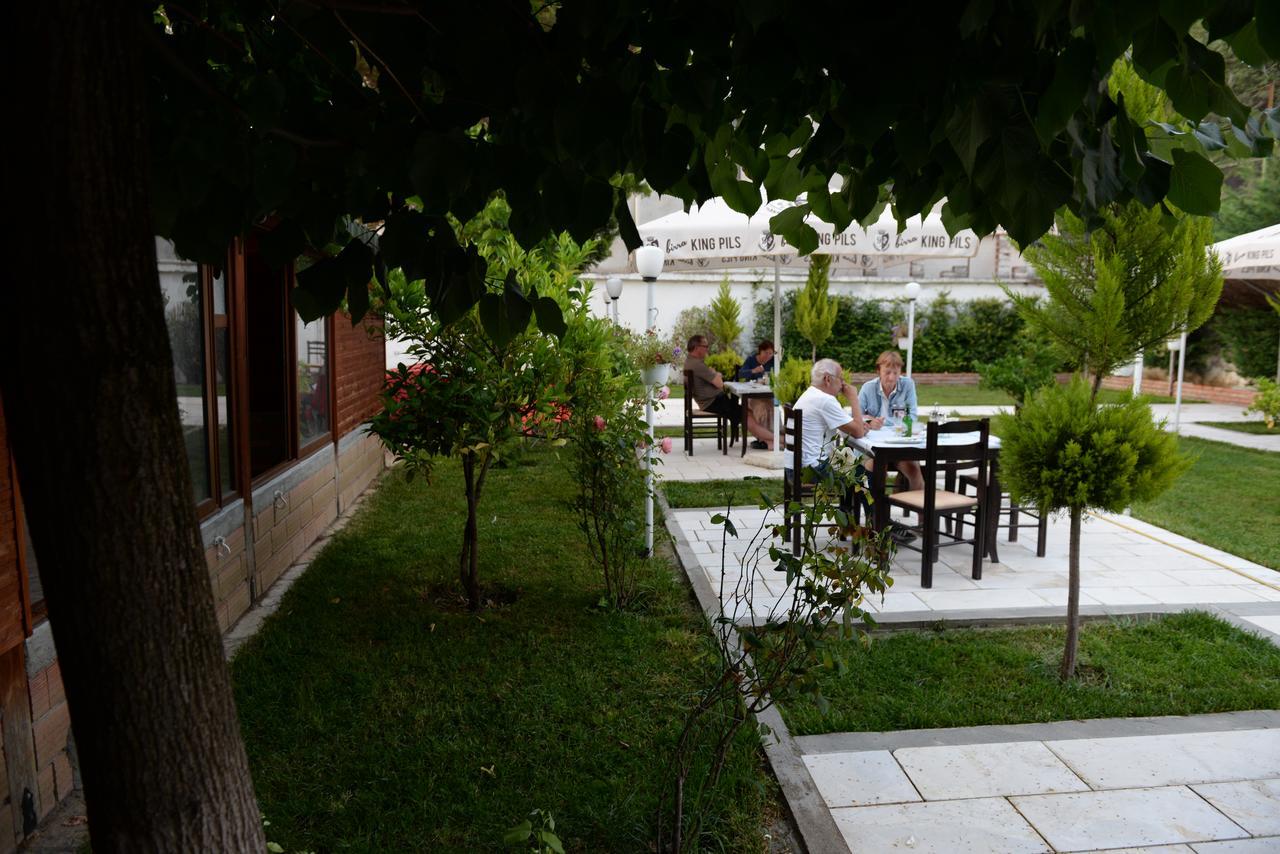 Villa Juri Garden Berat Buitenkant foto