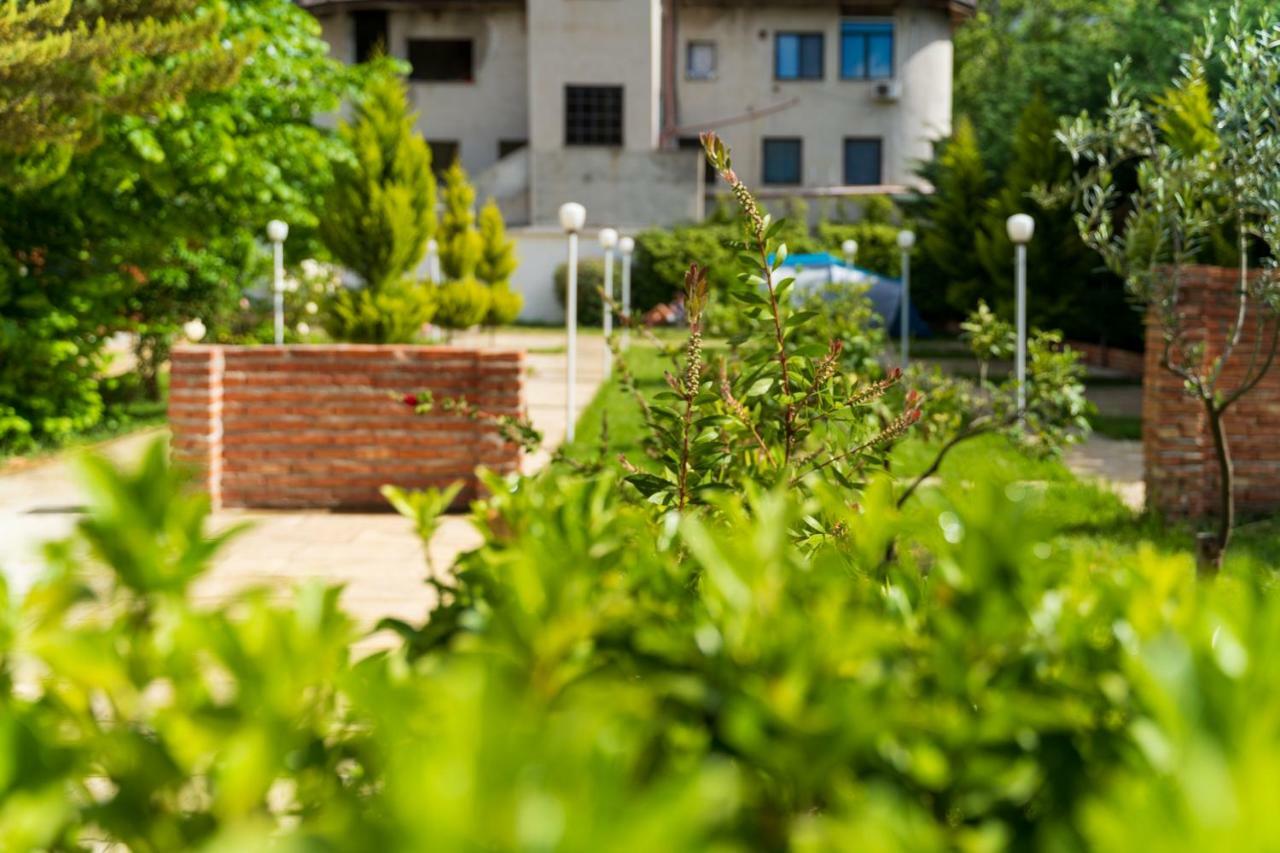 Villa Juri Garden Berat Buitenkant foto